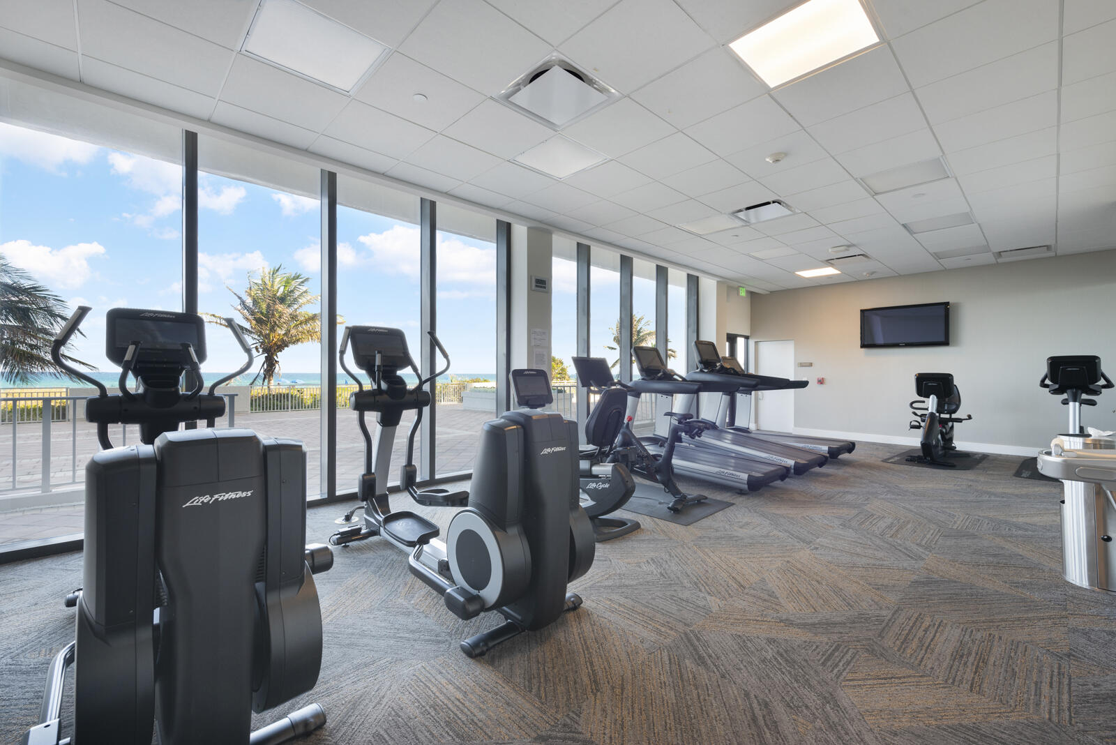 2600 S Ocean Blvd #17c