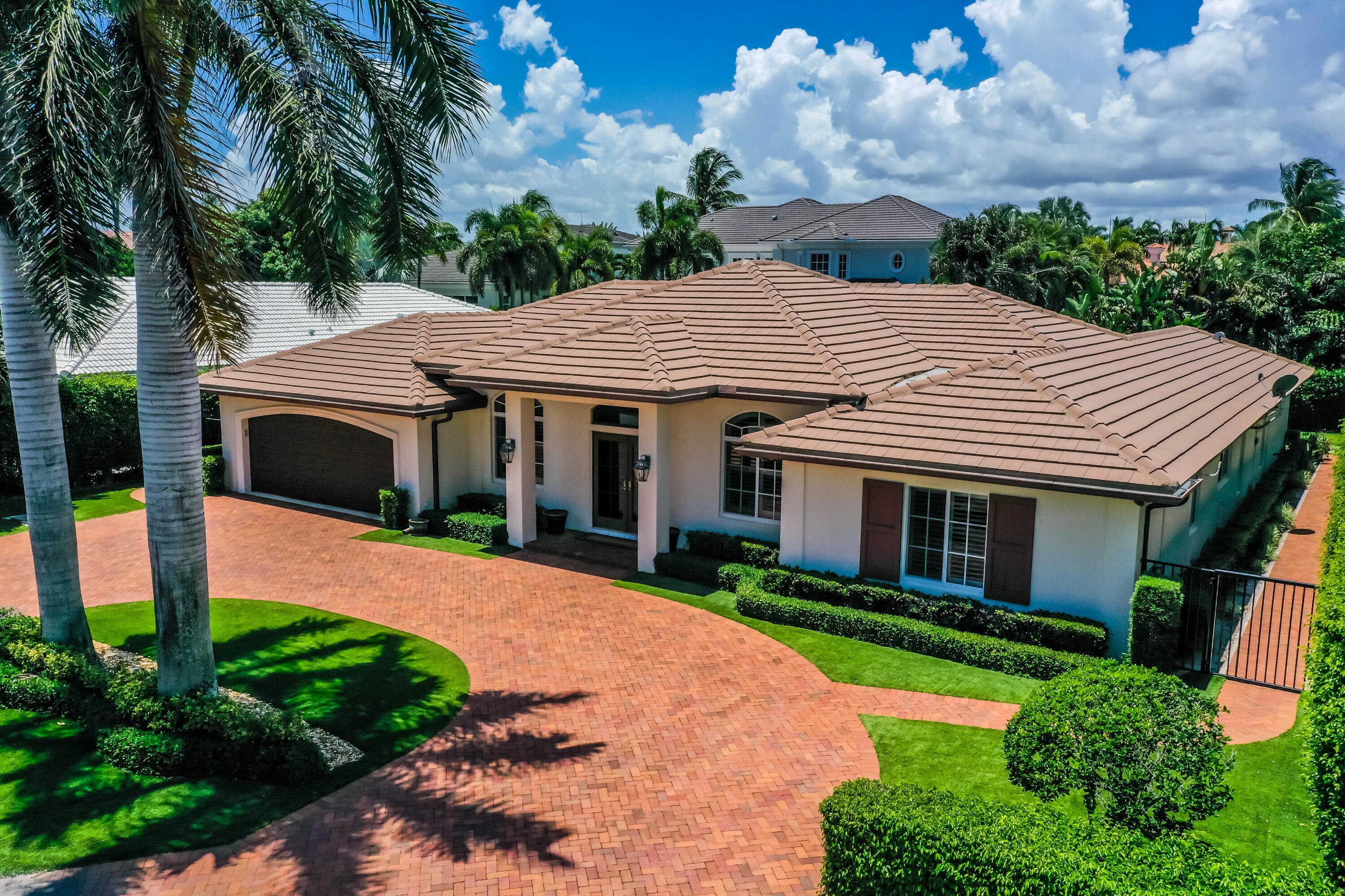 2121 Areca Palm Rd