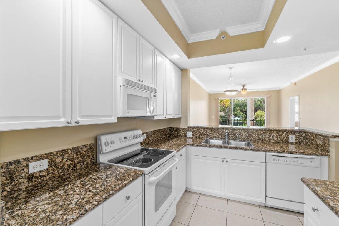 26 Royal Palm Way 205