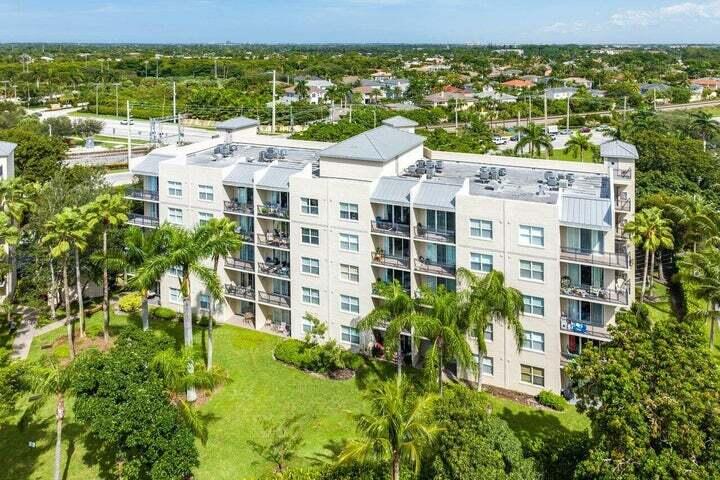 26 Royal Palm Wy #205