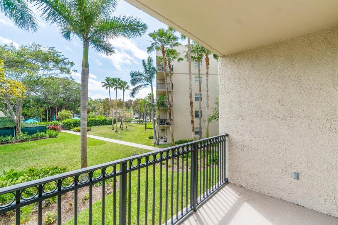 26 Royal Palm Way 205