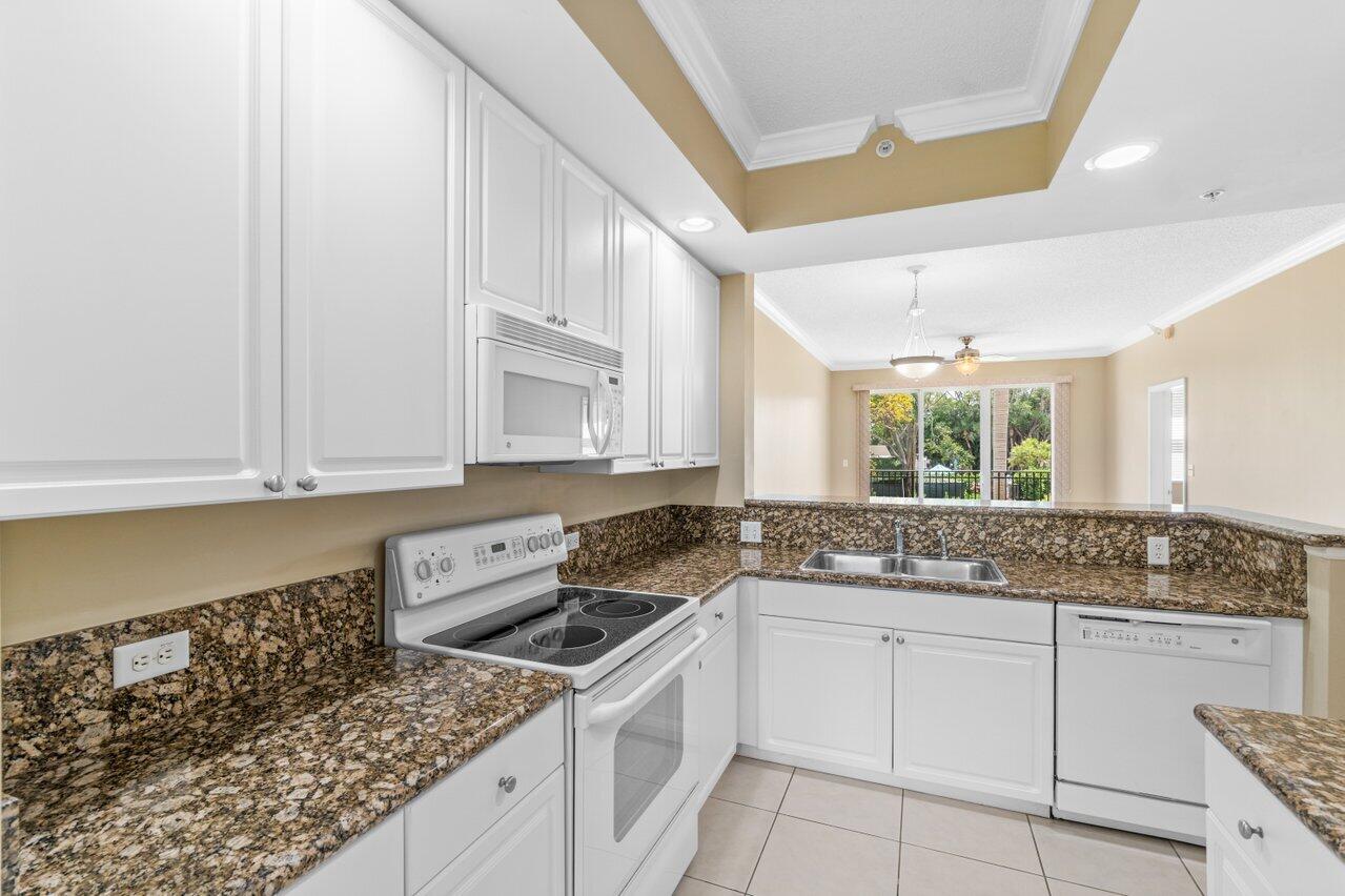 26 Royal Palm Way 205