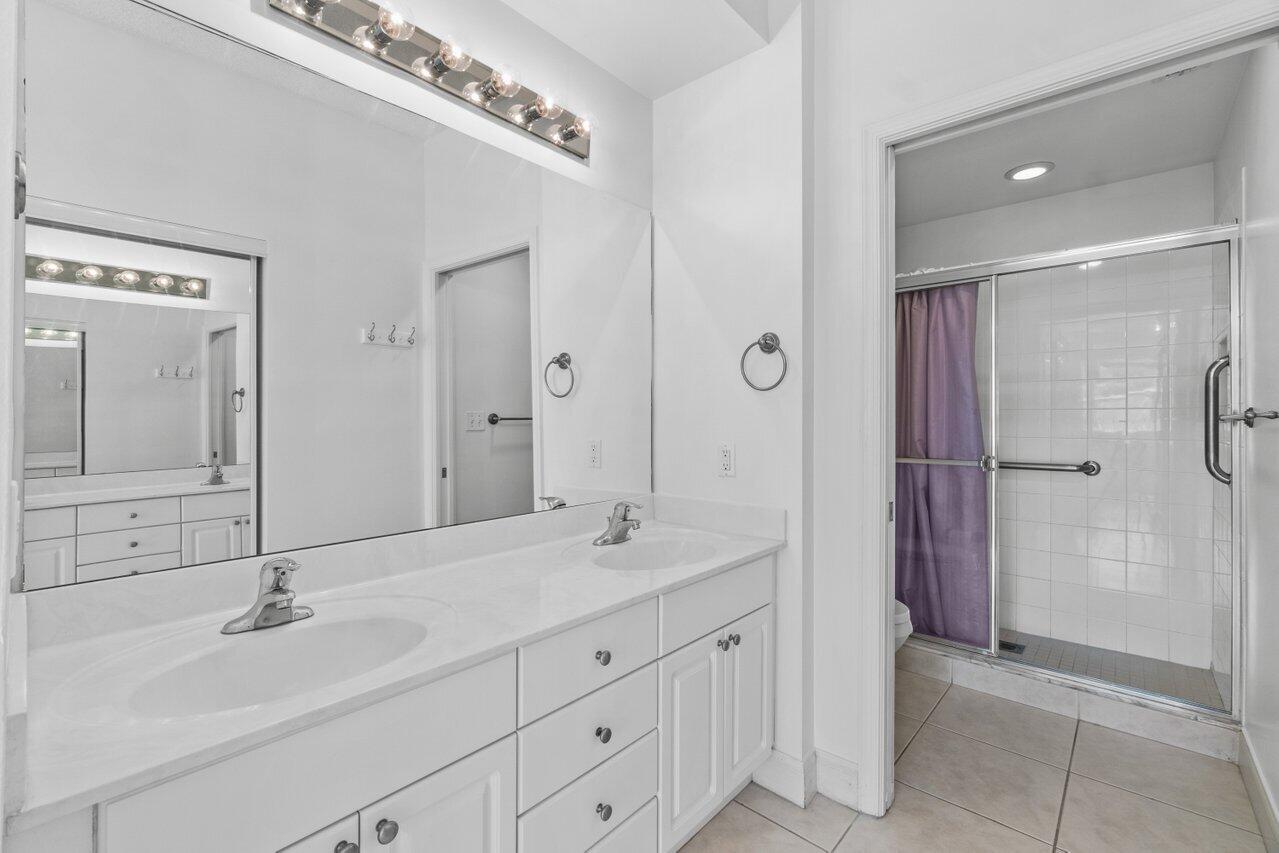 26 Royal Palm Way 205