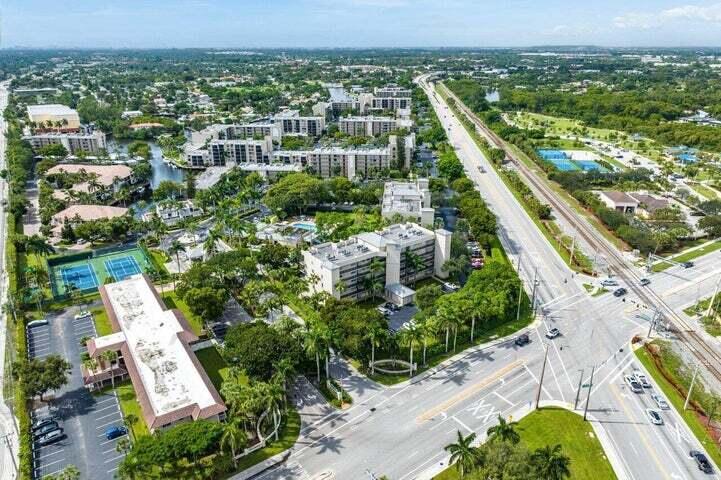 26 Royal Palm Way 205