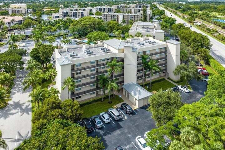 26 Royal Palm Way 205