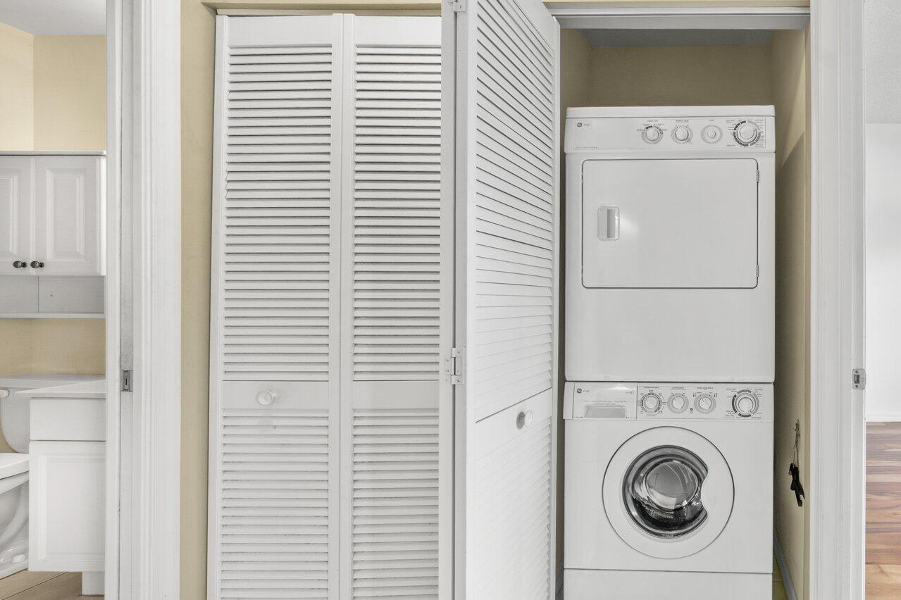 26 Royal Palm Way 205