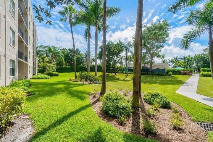 26 Royal Palm Wy #205