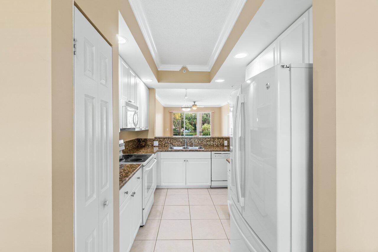 26 Royal Palm Wy #205