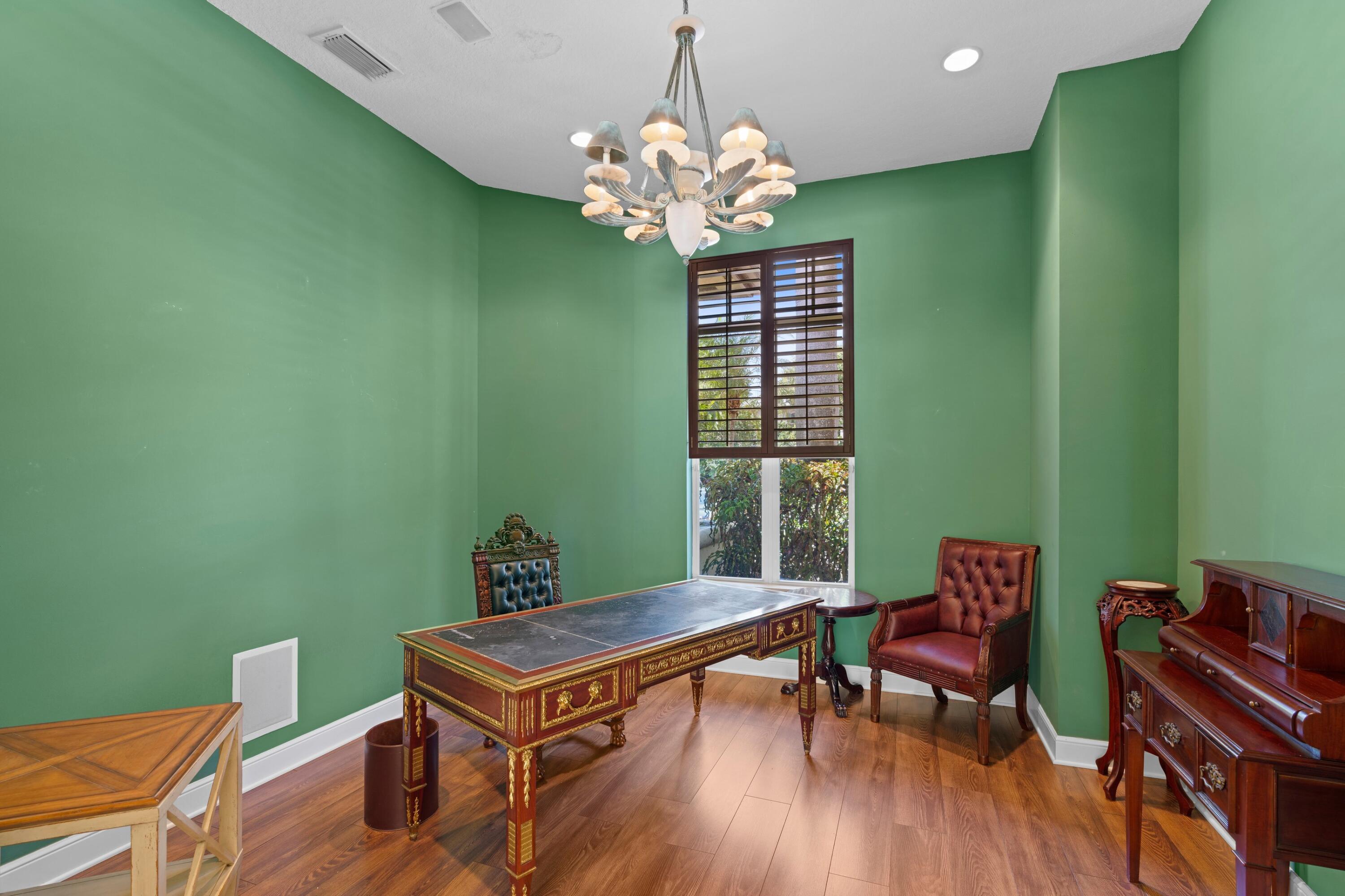 2338 W Maya Palm Drive