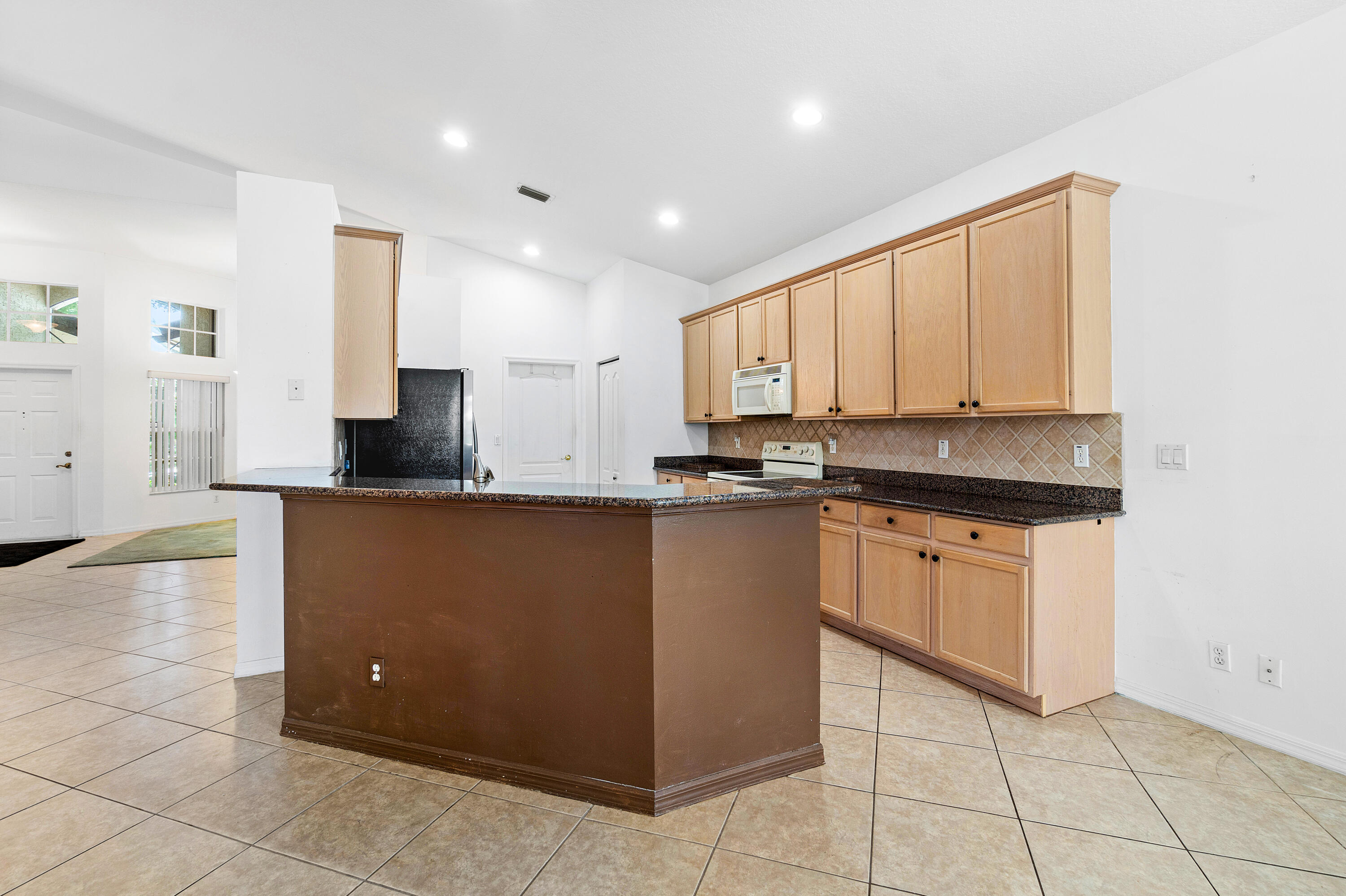 8232 Grand Messina Cir