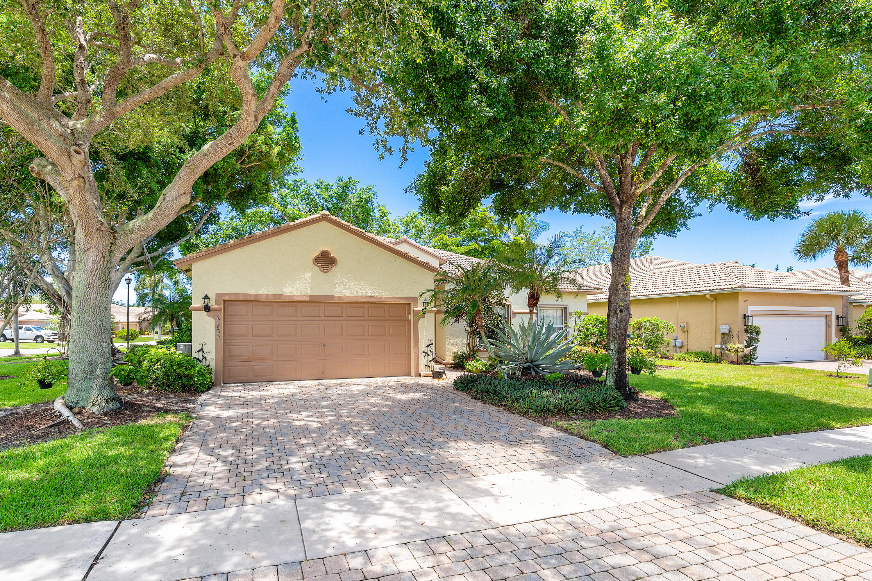 8232 Grand Messina Cir