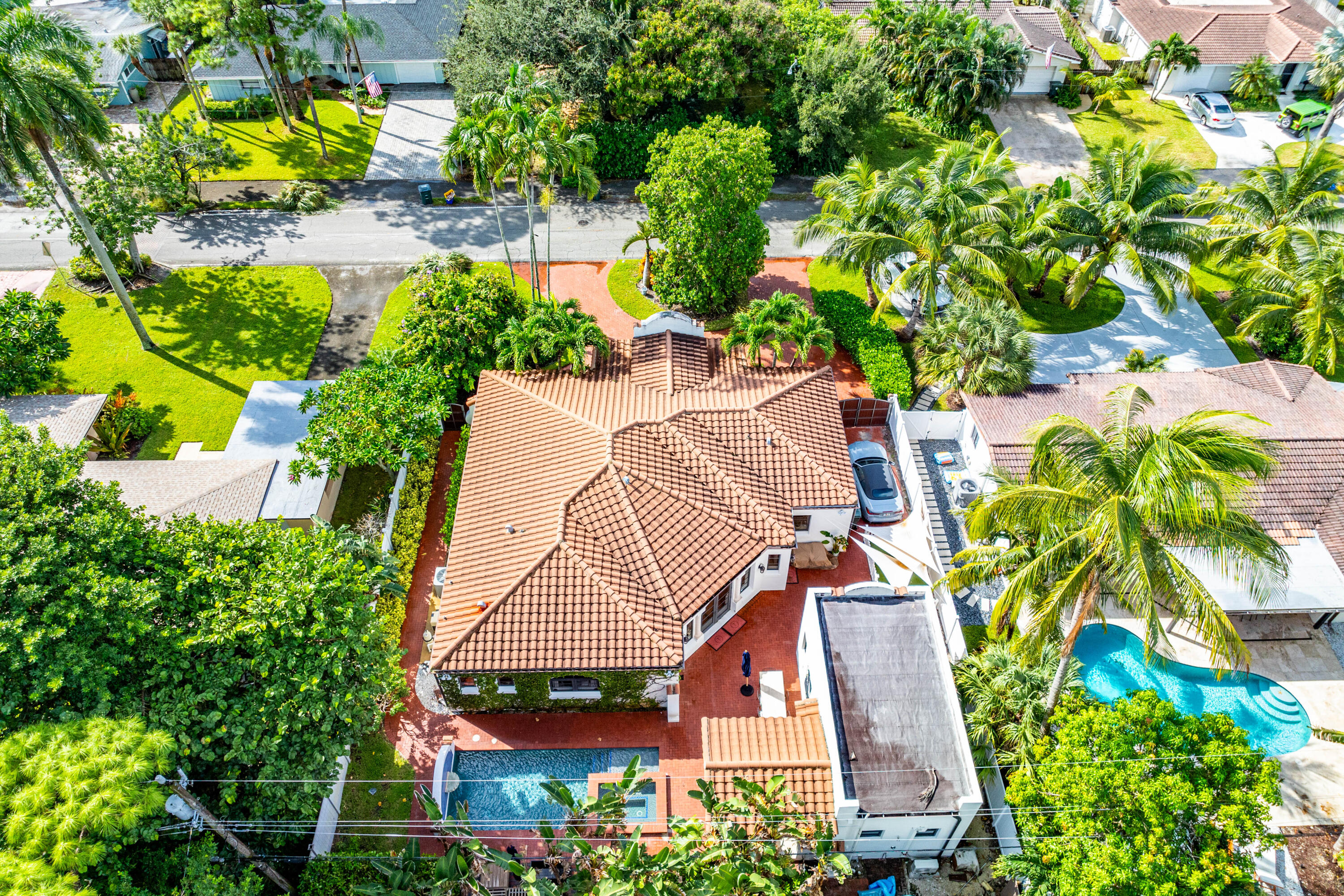729 NW 7th St