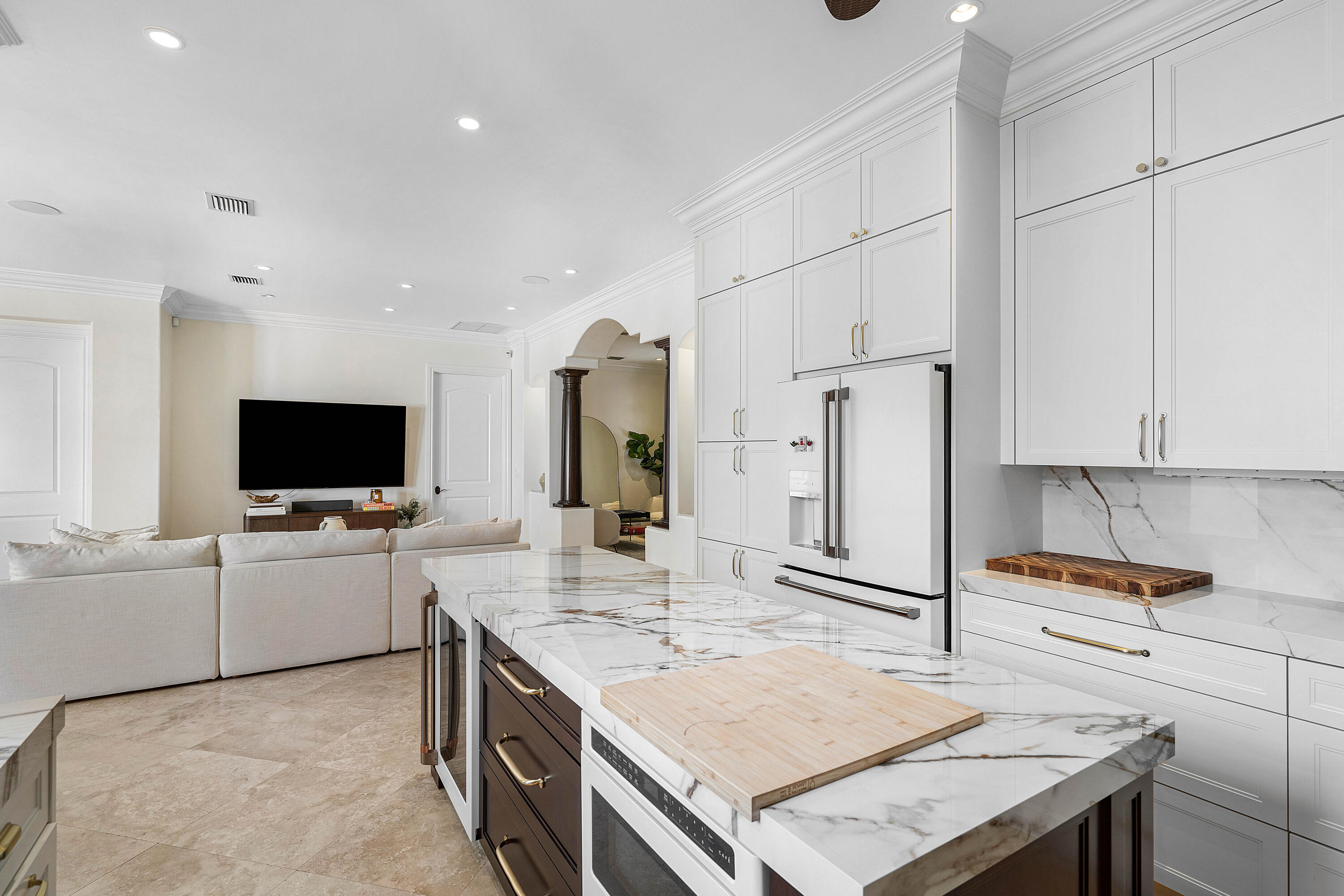 729 NW 7th St