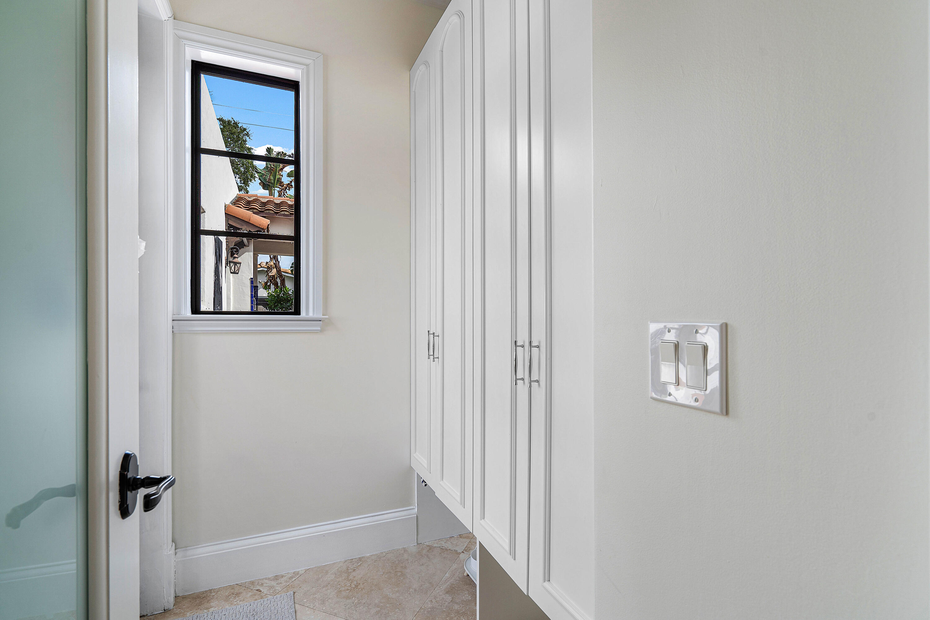 729 NW 7th St