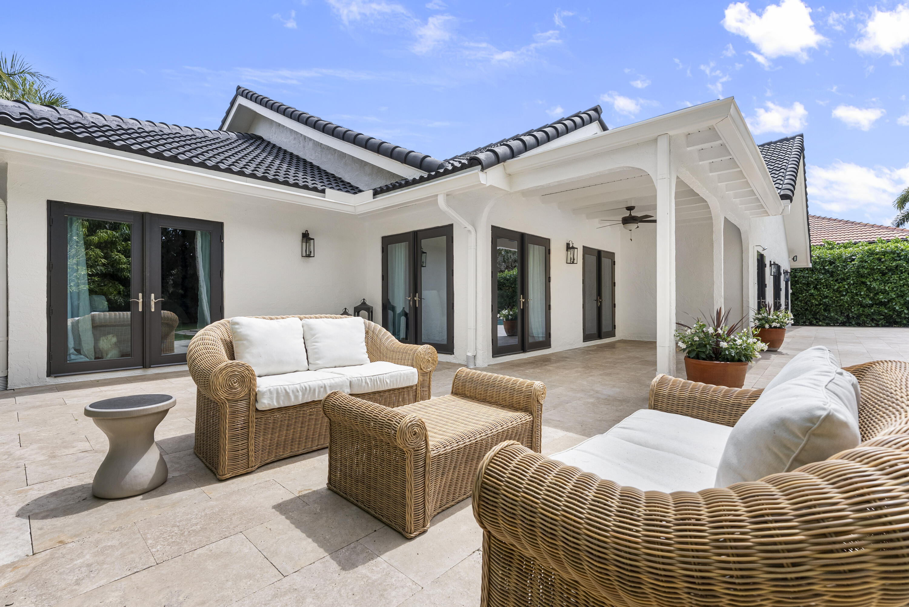 915 Parkside Circle N