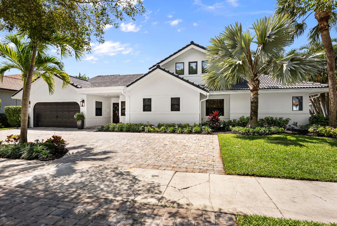 915 Parkside Circle N