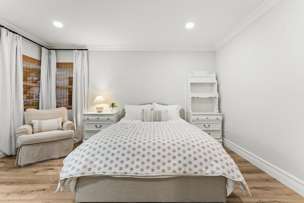 915 Parkside Circle N