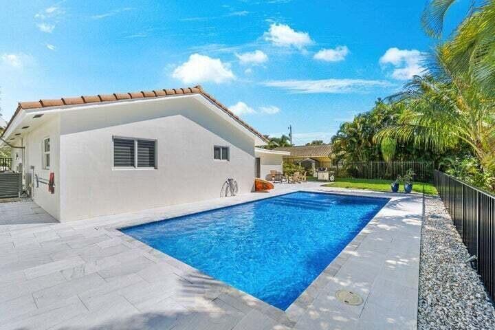 653 NW 10th Court