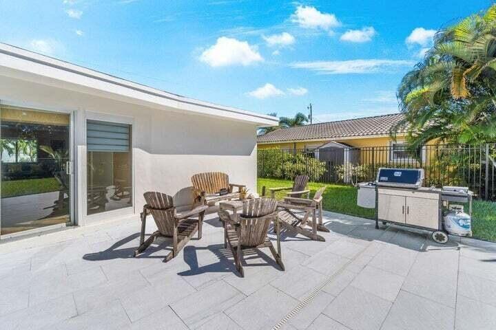 653 NW 10th Court