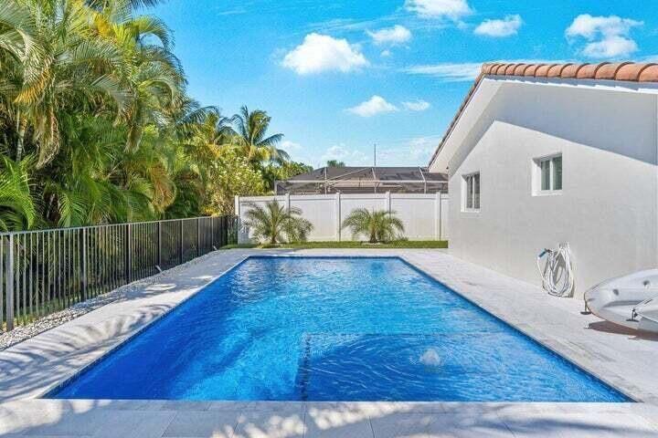 653 NW 10th Court