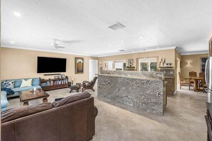 653 NW 10th Court