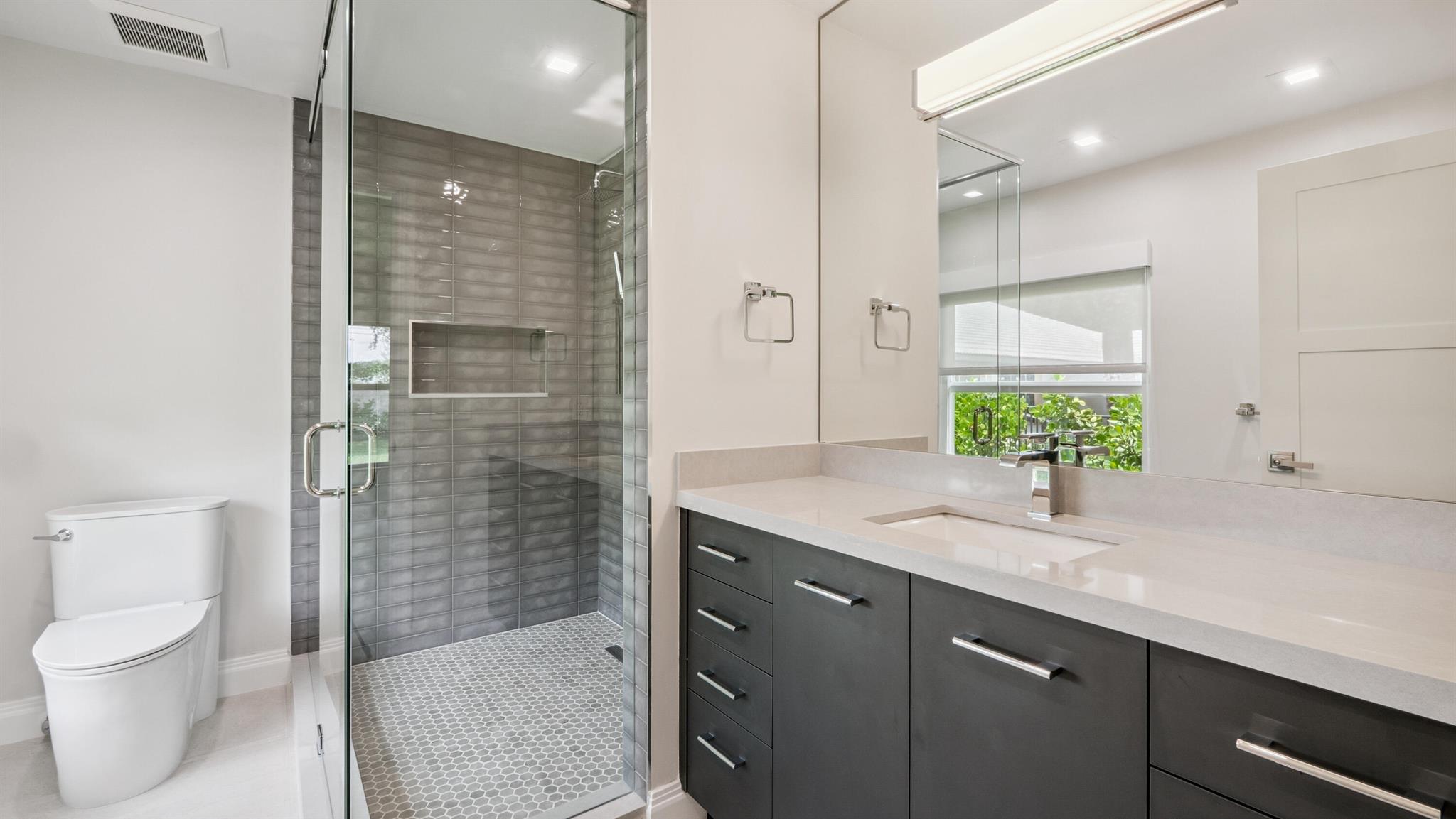 2839 Banyan Boulevard Circle NW