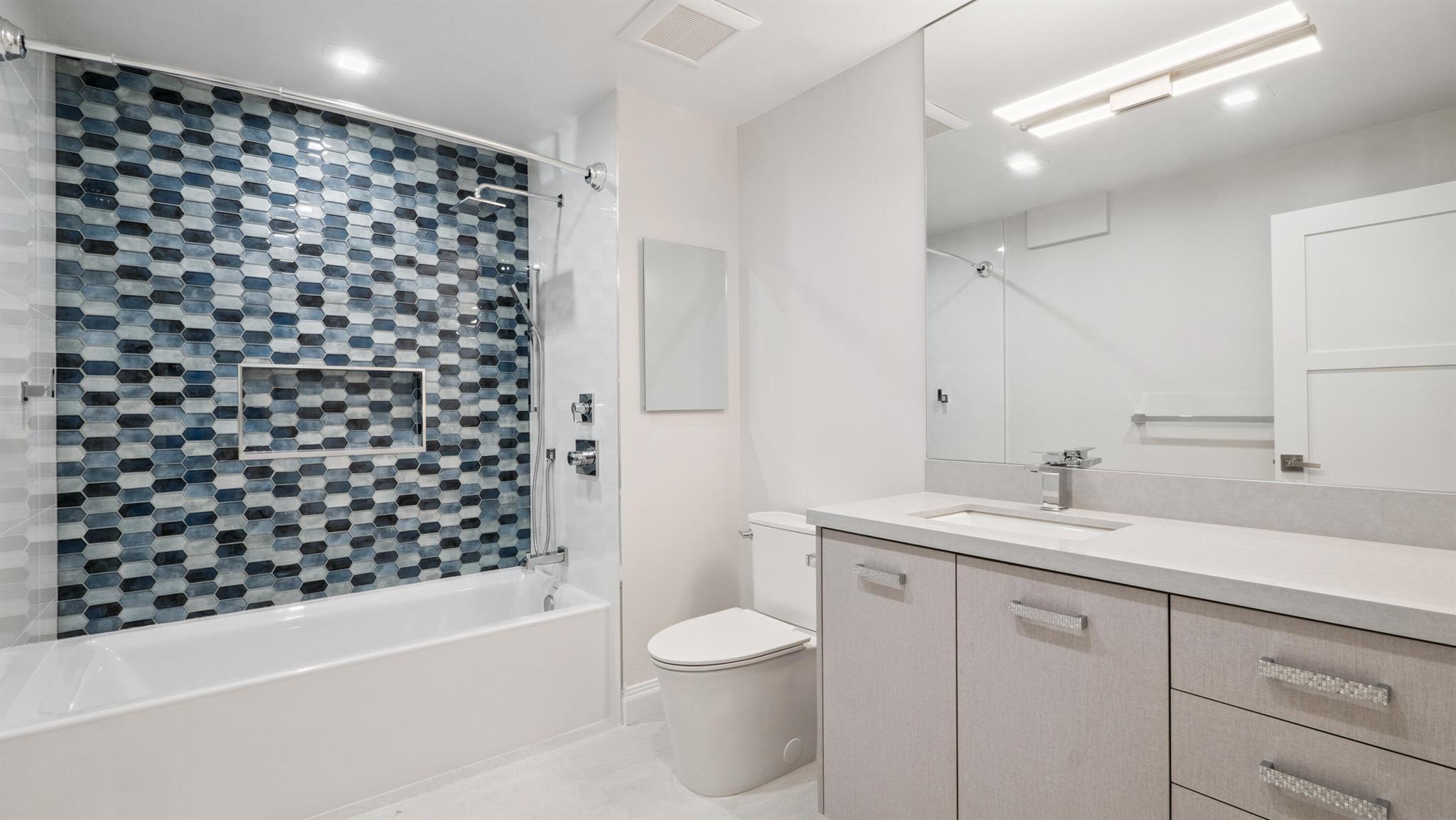 2839 Banyan Boulevard Circle NW