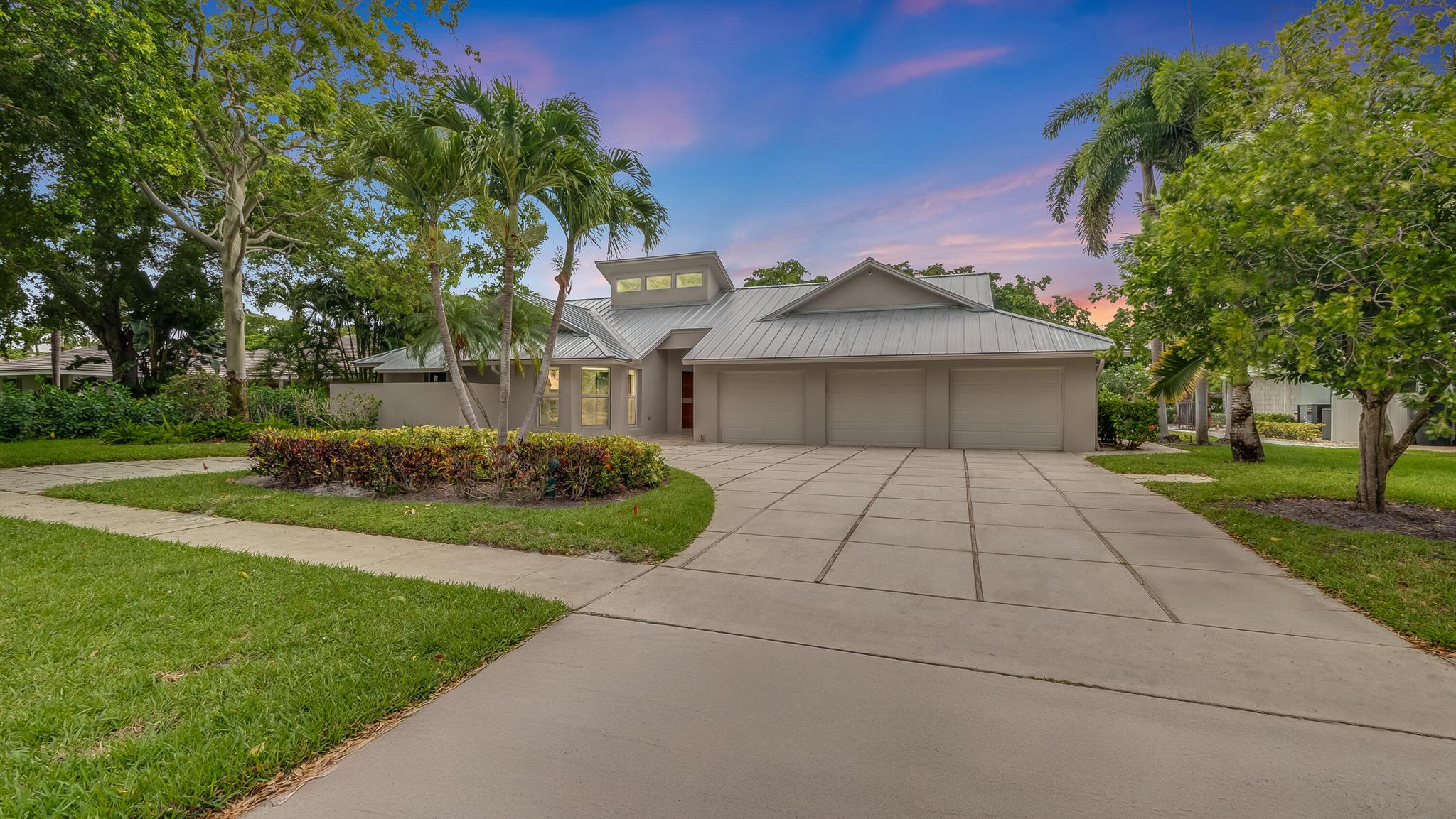 2839 Banyan Boulevard Circle NW