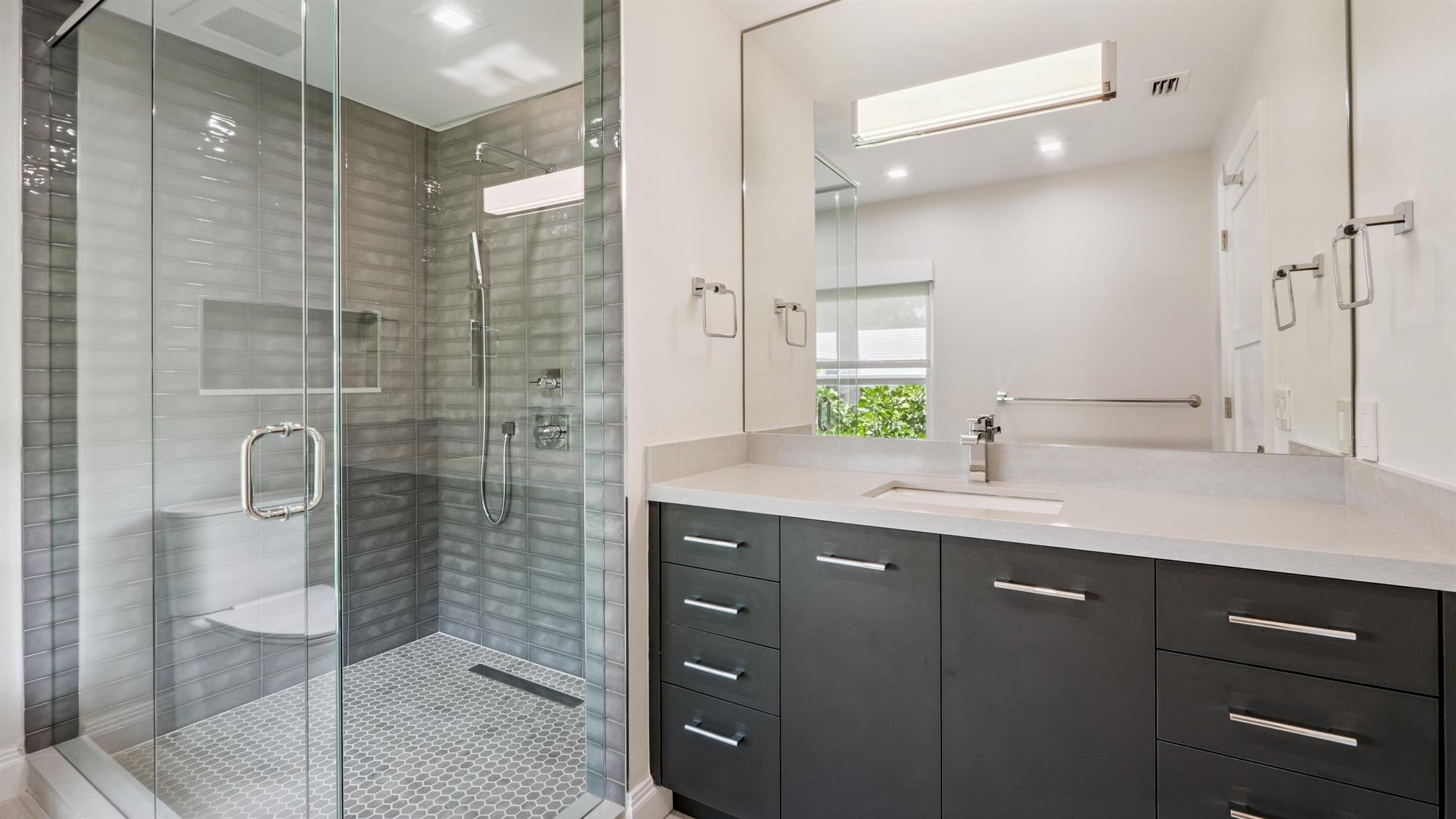 2839 Banyan Boulevard Circle NW