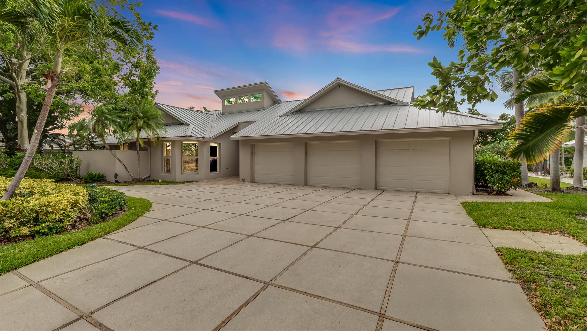 2839 Banyan Boulevard Circle NW