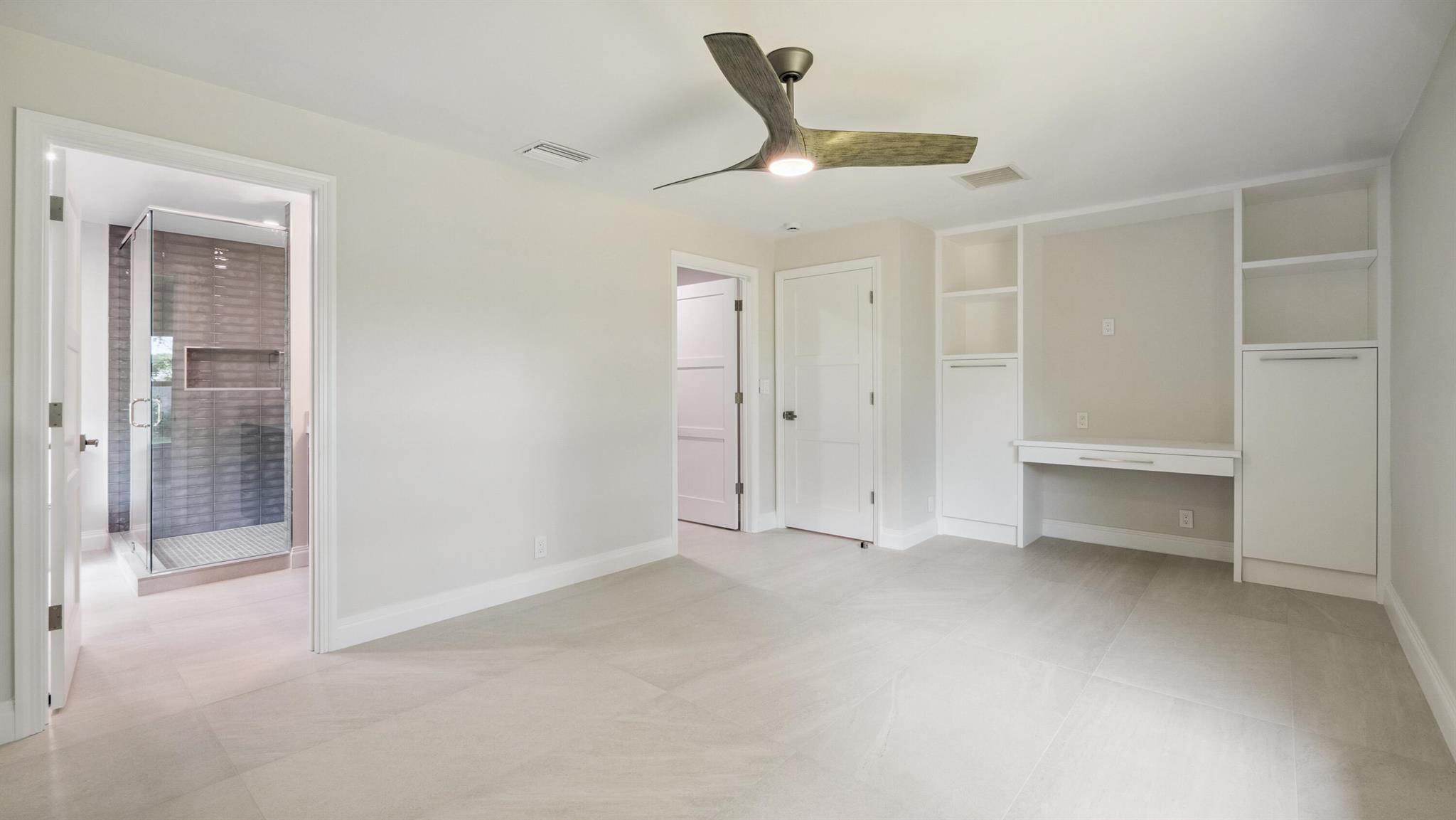 2839 Banyan Boulevard Circle NW