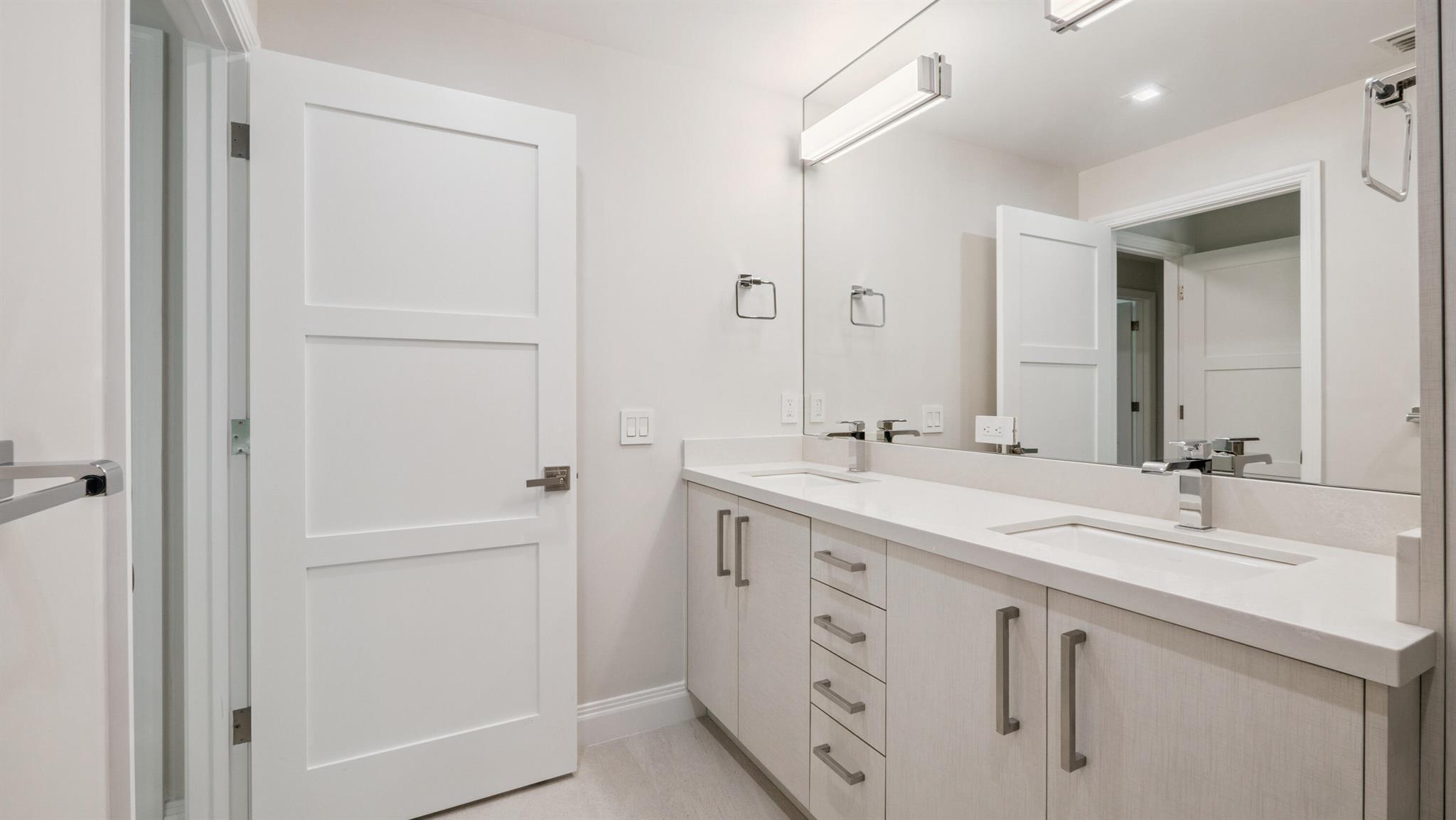 2839 Banyan Boulevard Circle NW