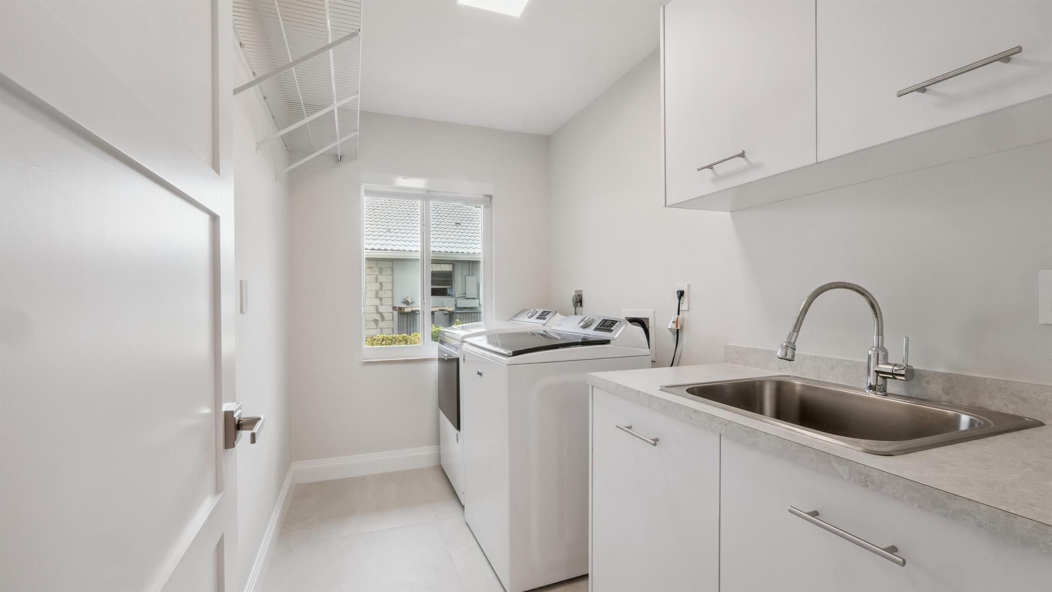 2839 Banyan Boulevard Circle NW