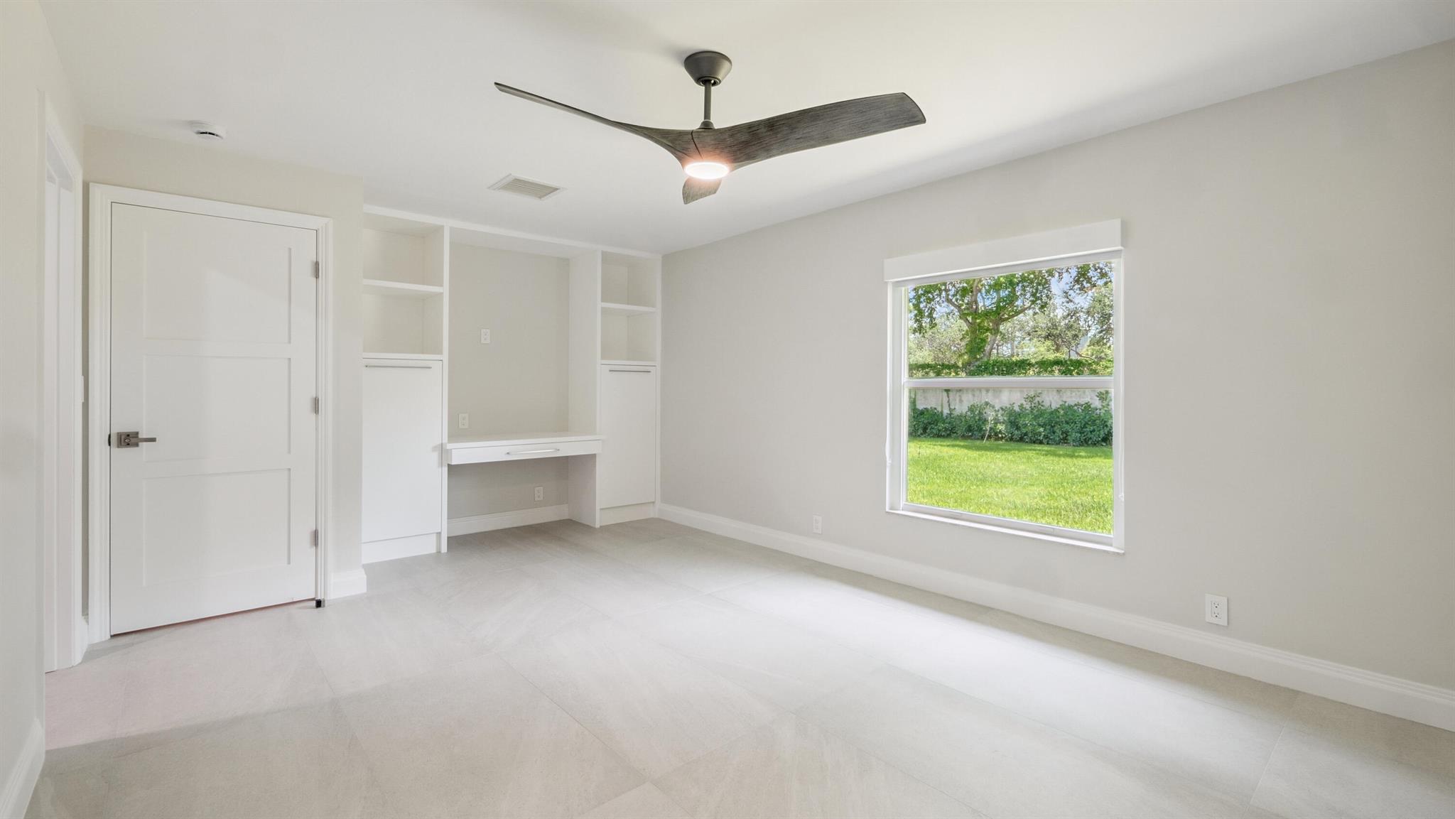 2839 Banyan Boulevard Circle NW