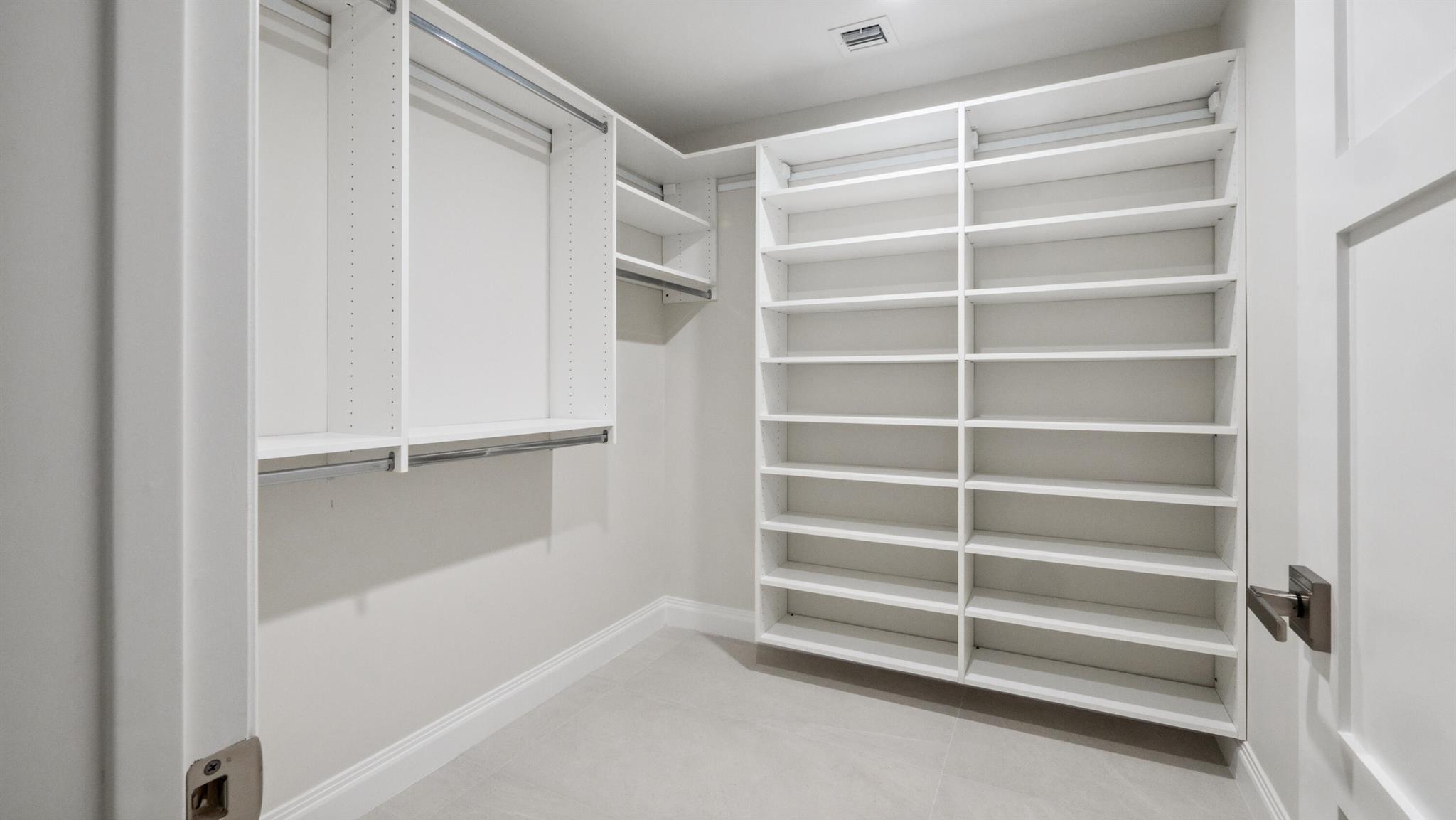 2839 Banyan Boulevard Circle NW