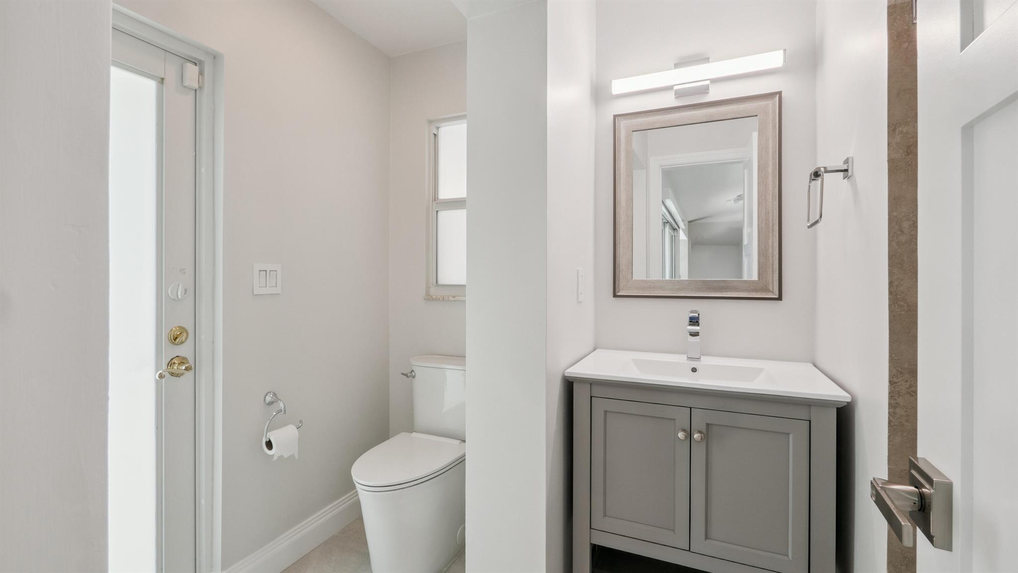 2839 Banyan Boulevard Circle NW