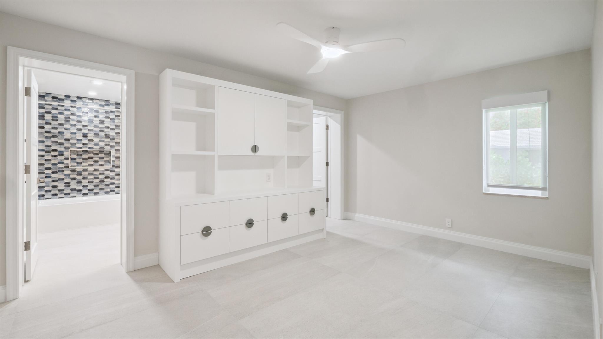 2839 Banyan Boulevard Circle NW