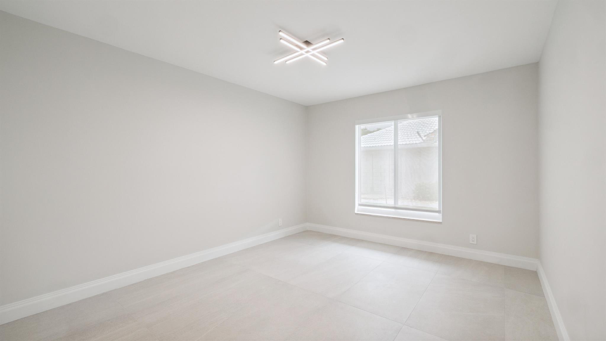 2839 Banyan Boulevard Circle NW