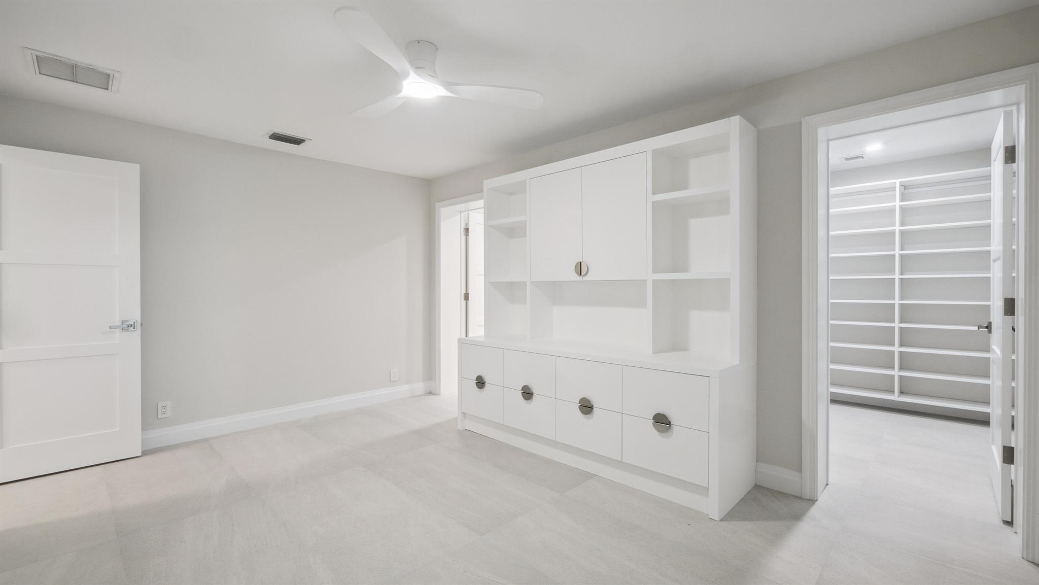 2839 Banyan Boulevard Circle NW