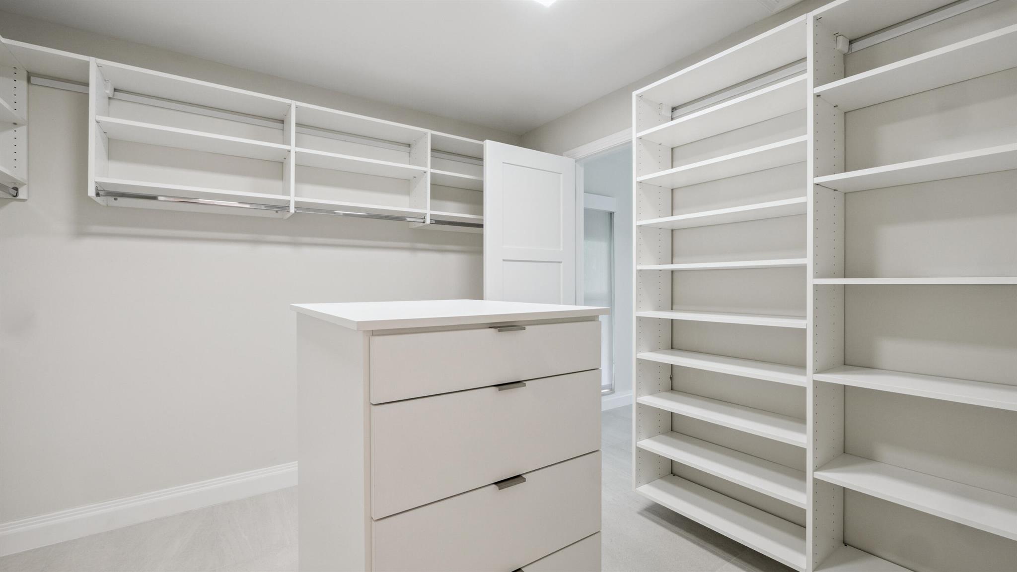 2839 Banyan Boulevard Circle NW