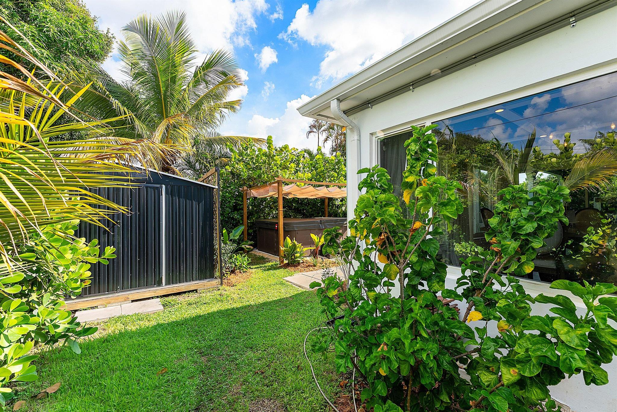 499 NE 28th Road