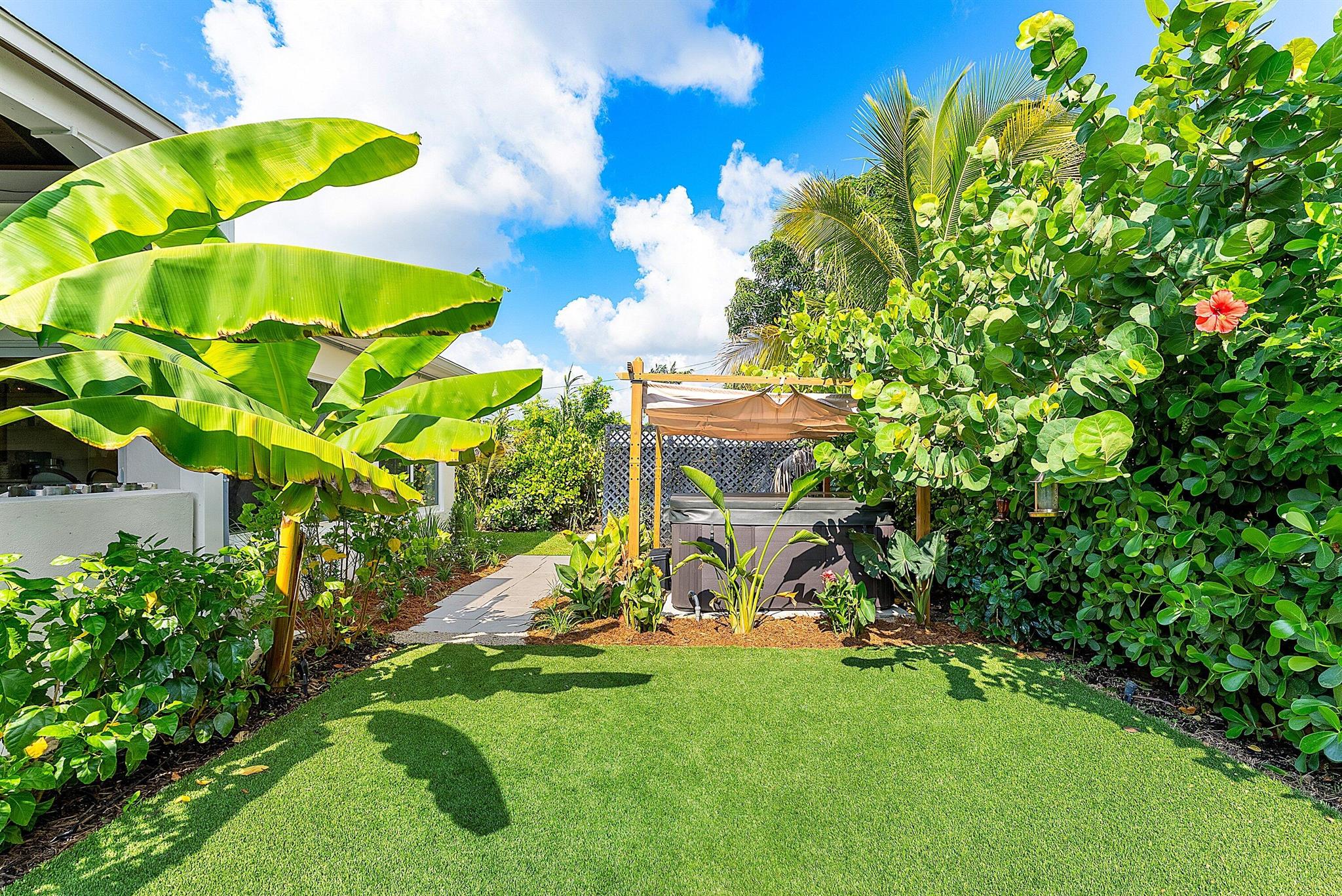 499 NE 28th Road