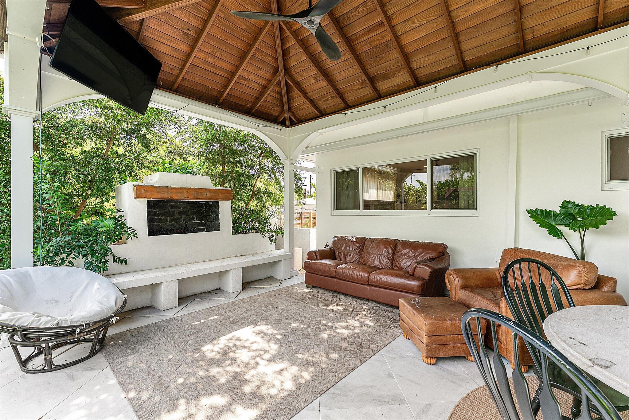 499 NE 28th Road