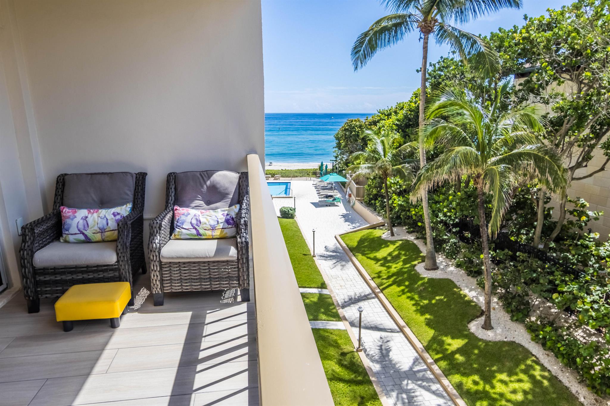 1021 Hillsboro Mile 203