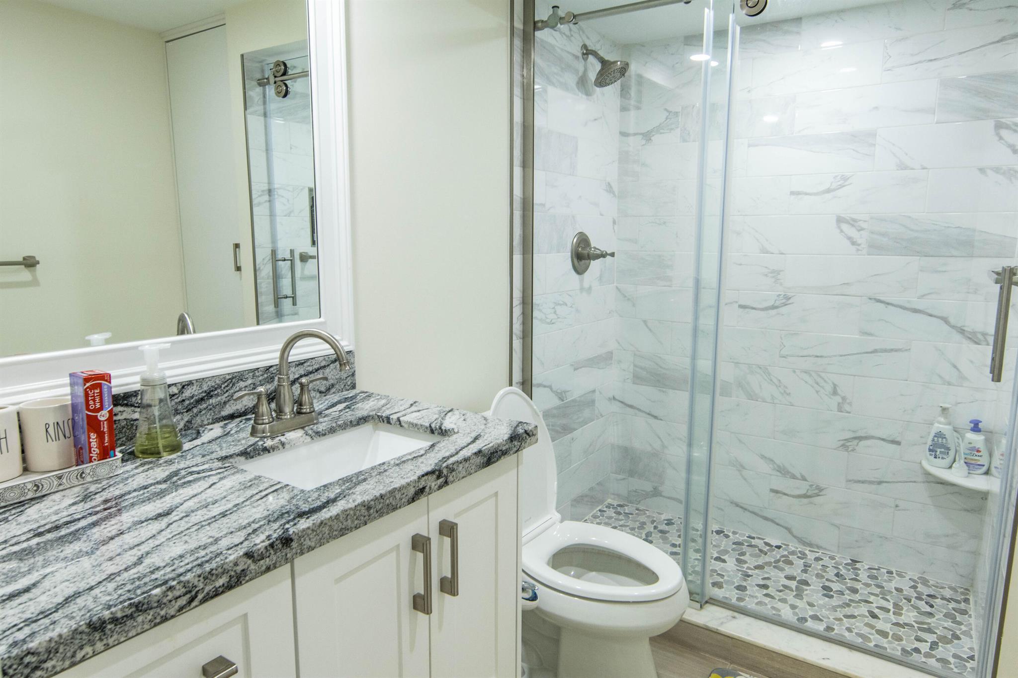 1021 Hillsboro Mile 203