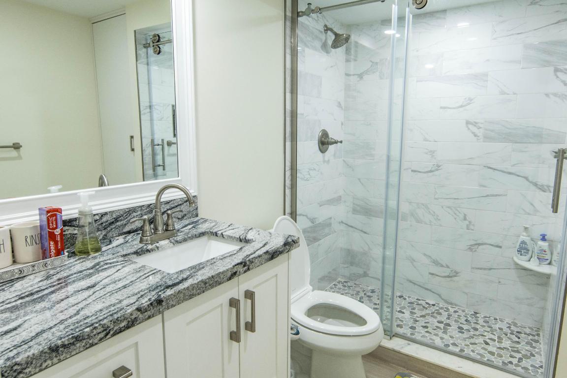 1021 Hillsboro Mile 203