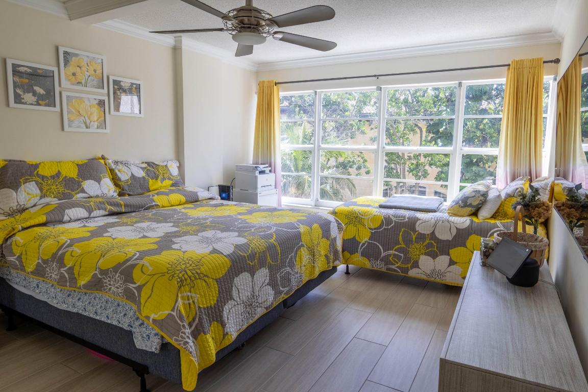 1021 Hillsboro Mile 203