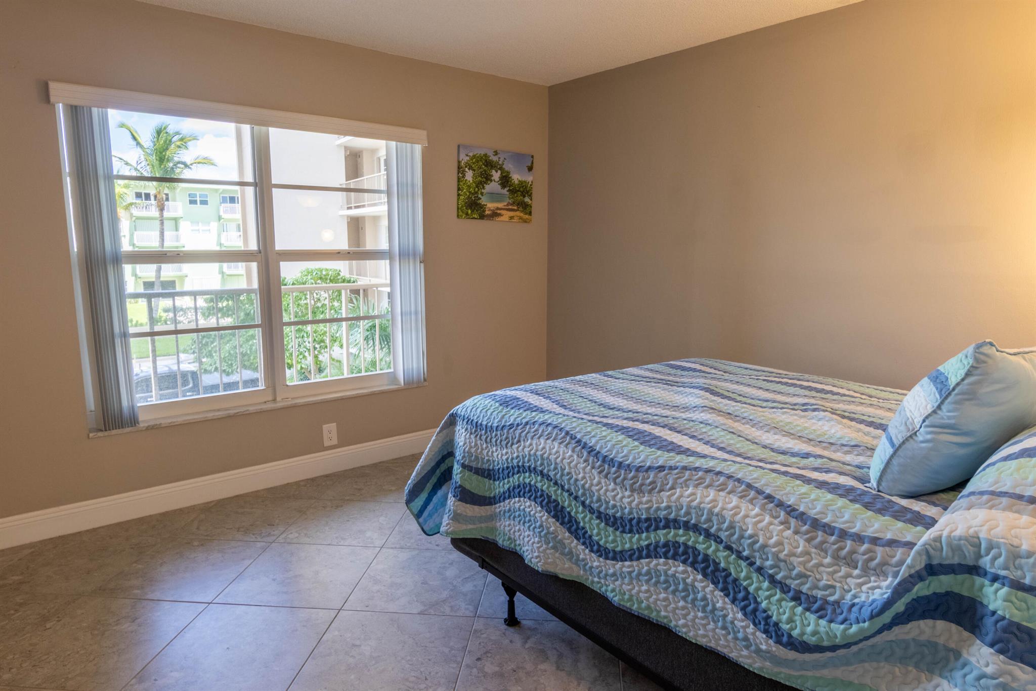 1021 Hillsboro Mile 103