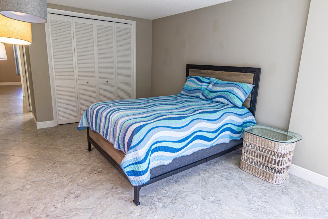 1021 Hillsboro Mile 103