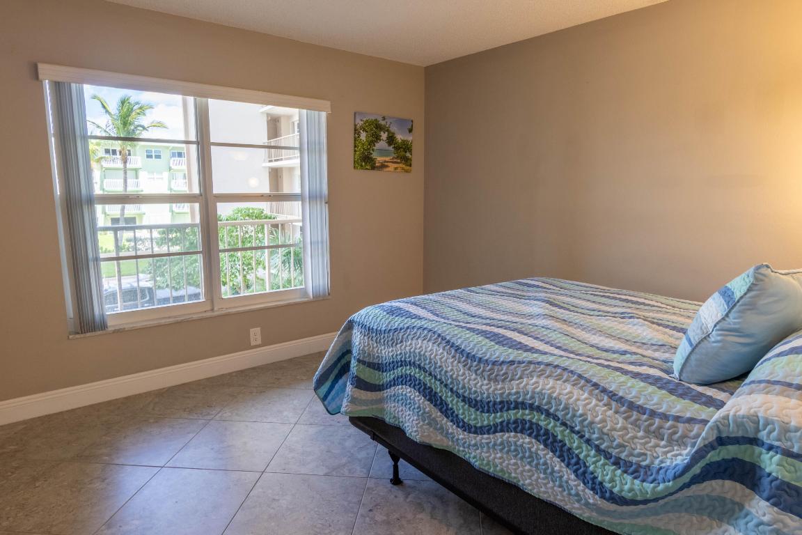 1021 Hillsboro Mile 103